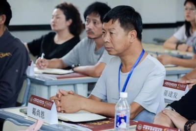 葛尚恩：身残志坚的大理白族制陶人