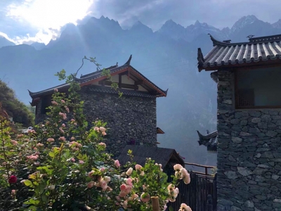 虎跳峡丫叉角庄园：包揽美景 归隐田园  
