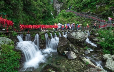 在大理的山水间闲游：逛清碧溪，徒步玉带路，畅游天龙八部影视城！