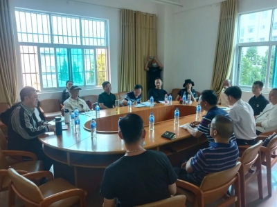 云南省文化馆专家组赴玉溪市审看选送全国“群星奖”参赛作品