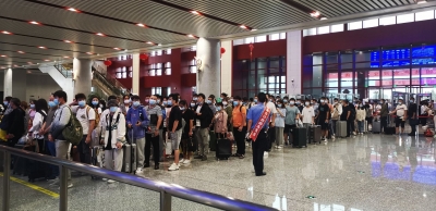 云南铁路增加运力满足学生旅客返校
