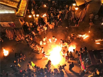 一大波老照片来袭，带你追忆旧时光里的大理火把节！