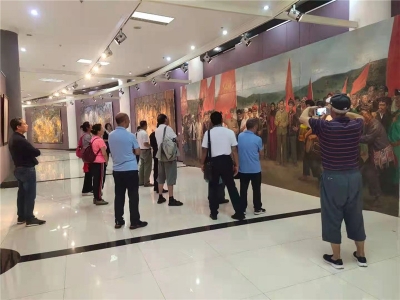 普洱“历史的丰碑”——庆祝中国共产党成立100周年美术展迎参观热潮