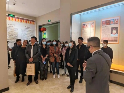 “藏传佛教活佛转世专题展”在迪庆州博物馆开展 