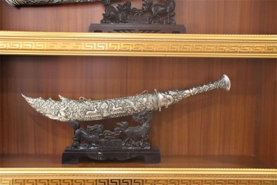 有着百年历史的香格里拉藏家卡卓刀