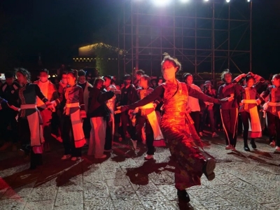 迪庆州文化馆积极推广民族广场舞 丰富群众文化生活  