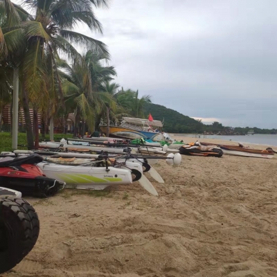 受强热带风暴“康森”影响 三亚暂停涉海旅游及海上游乐项目