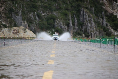 香格里拉“水上公路”再现 电视剧《司藤》曾在此取景