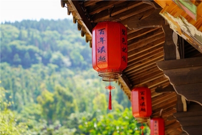 祖国好 家乡美 | 赏歌舞、品香茗、体验“长街宴”…… 国庆来蒙自碧色寨好吃好玩好在