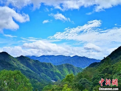 中秋假期第二天：安徽黄山迎客1.1万余人