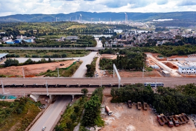 云南安宁：国家级产业园区铁路专用线今日正式通车
