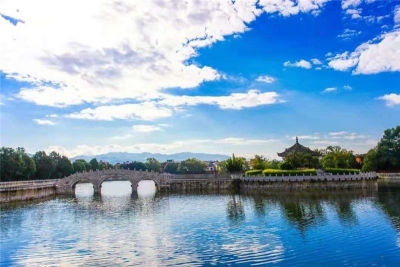 建水：一座城市的守望与蜕变