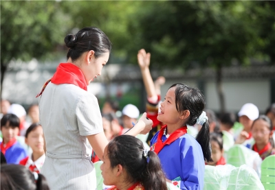 云南新青年新主播志愿团队走进广南县 共同参与公益讲座