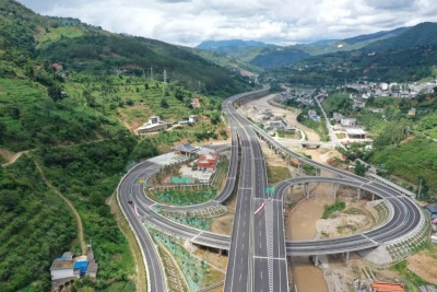 云临高速公路蚂蚁堆至临沧段建成通车并联网收费