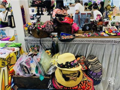 云南“金木土石布”呈现别样风情