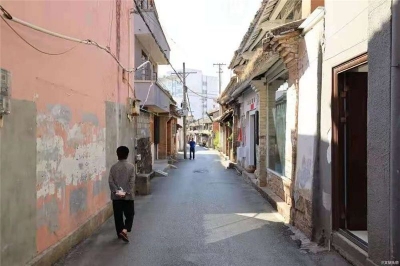 一阵新风吹过，和我在戴家巷的街头走一走......