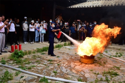 大理祥云县开展重大时段文旅行业消防安全知识培训和应急演练