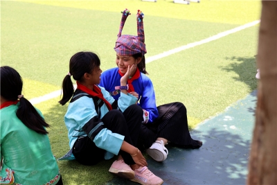 云南新青年新主播志愿团队走进广南县 共同参与公益讲座