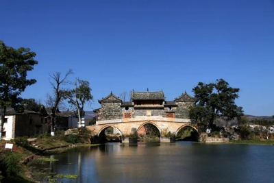 【云游特色小镇】建水·西庄紫陶小镇：彩泥胚转生琼玉 泸江烟柳似江南