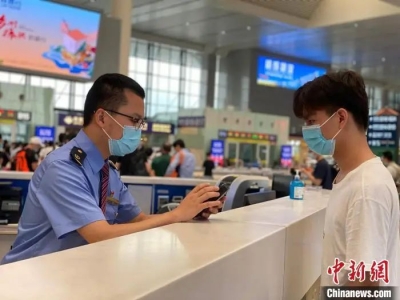 中秋假期火车票明起开售，疫情对出行有影响吗？