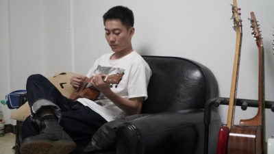 关于《一个词的重量》是多少？95后云南先锋诗人字童有他的思考