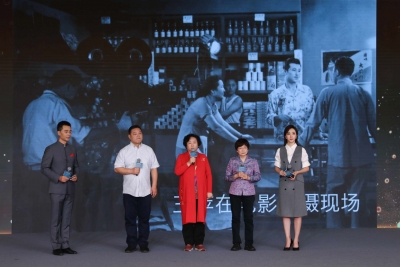 首部！4K超高清彩色修复故事片《永不消逝的电波》国庆档公映