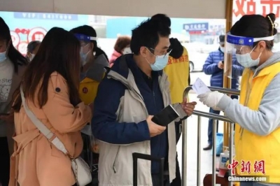 “旅游团传播链”波及10省份，多地防控措施升级