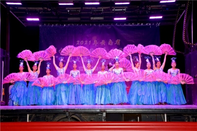 云南省“文化大篷车·千乡万里行”惠民演出走进石屏