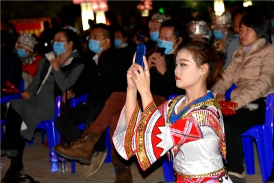 云南省“文化大篷车·千乡万里行”惠民演出走进石屏