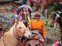 图集 | 民俗文化荟萃香格里拉世界第一村尼汝 祭山跑马节