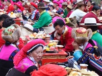 图集 | 民俗文化荟萃香格里拉世界第一村尼汝 祭山跑马节