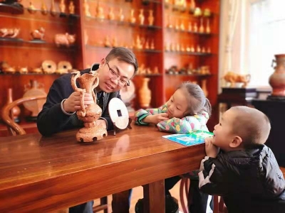 文化 | 斑铜匠心礼赞华诞