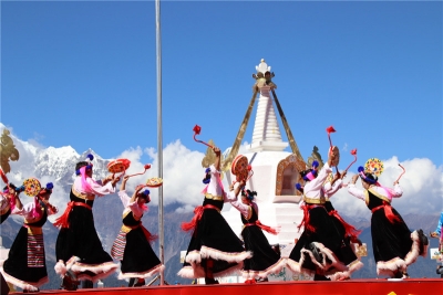 祖国好 家乡美 |  我想在梅里雪山遇见你 赴一场歌舞非遗盛会  