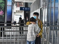 图集 | 国庆首日 昆明站旅客出行密集