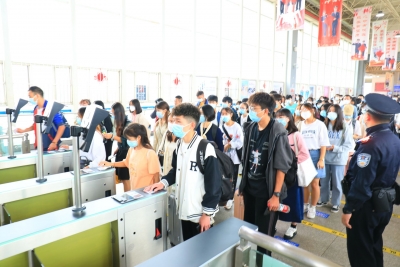 云南铁路迎来返程高峰 6日预计发送旅客25万人次