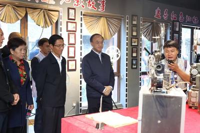 怒江州委书记纳云德在州旅游工作现场会议上强调：以旅游产业为引擎 推动怒江高质量跨越式发展