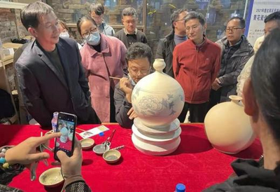 玉溪青花瓷烧制技艺传承人研学活动成功举办