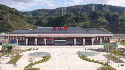 坐上火车游普洱，打卡墨江北回归线标志园，沉浸式体验裸眼3D影院！