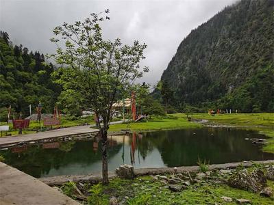 如诗如画  神奇美丽迪庆雨崩村