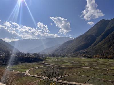 冬游香格里拉｜走进维西田园 在塔城吃一顿“腊普杀猪饭”