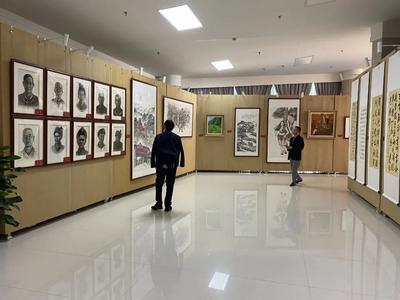 临沧市举办习近平总书记“八月回信”重要精神美术、书法、摄影作品展