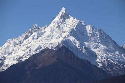 冬游香格里拉 赏“雪山之神”