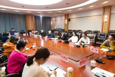 大型跨界融合舞台作品《花腰竹女》创作研讨会在玉溪聂耳大剧院召开