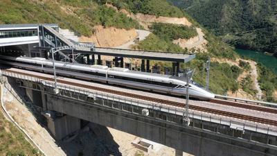 云南新建的这个火车站，让30万群众受益！