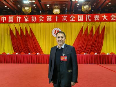 彝族作家纳张元：要为人民群众提供高质量高品位的精神食粮