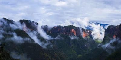 云南那些不同寻常的“山”