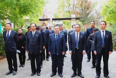 楚雄技师学院举行马克思主义学院成立揭牌仪式