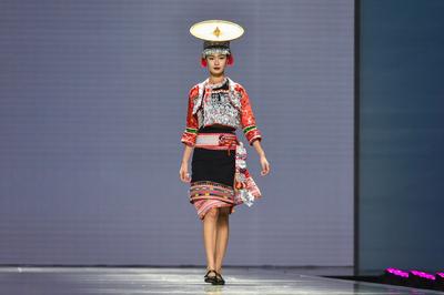玉溪“小龙茵”飞针走线诉说滇绣传承故事
