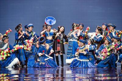 丝路云裳·七彩云南2021线上昆明民族时装周盛典举行