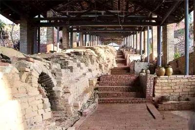 走进建水碗窑村 感受千年紫陶文化